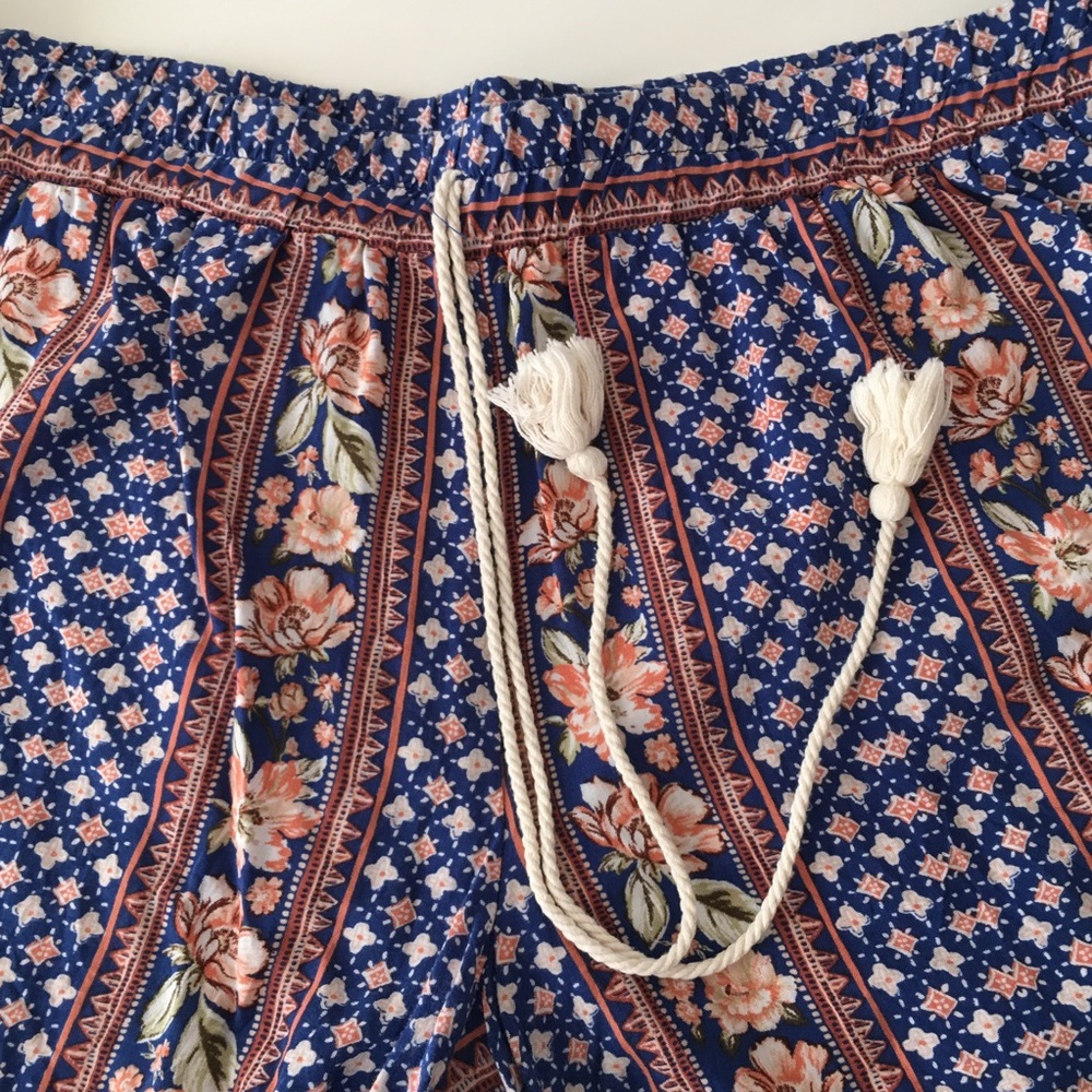 Bebop Boho Shorts - Picture 2 of 5